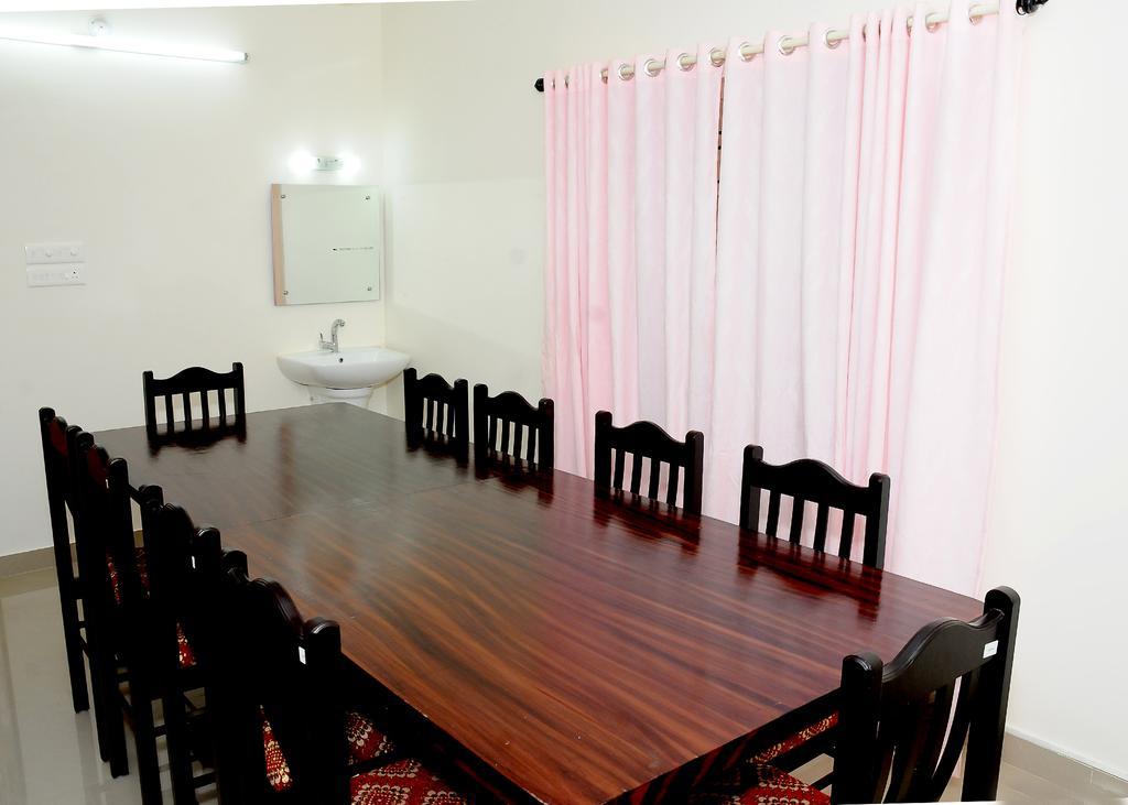 טריואנדרום Greenfield Inn מראה חיצוני תמונה
